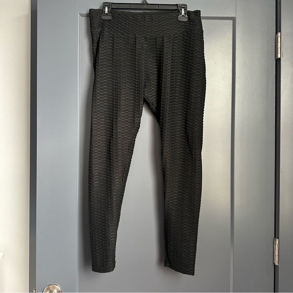 Black Textured Leggings